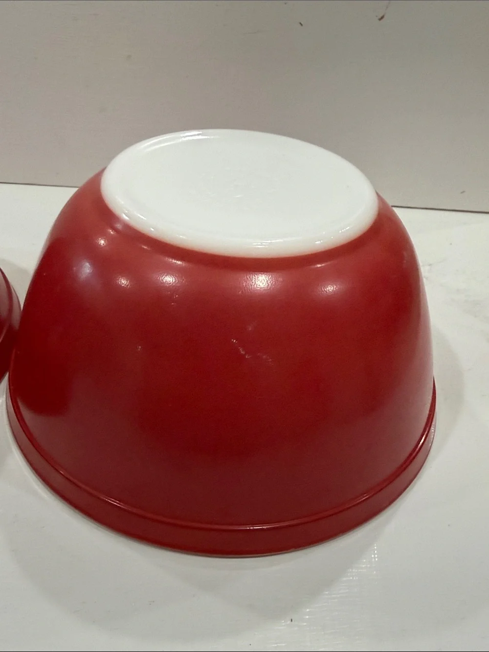 PYREX 1.5 Quarts Red Mixing Bowls with White Interiors - Set of 2 Vintage 1945
